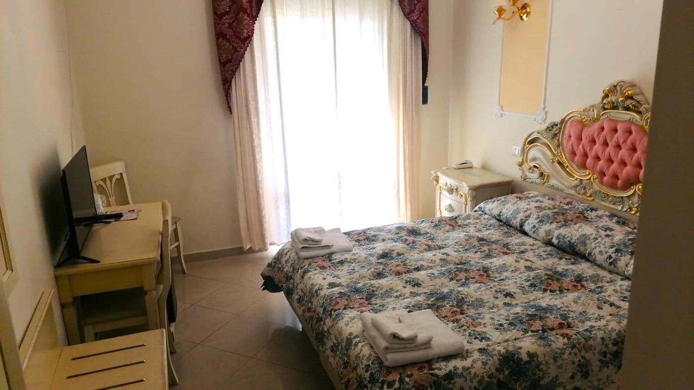 Colosseo Rooms Imperial Рим Экстерьер фото