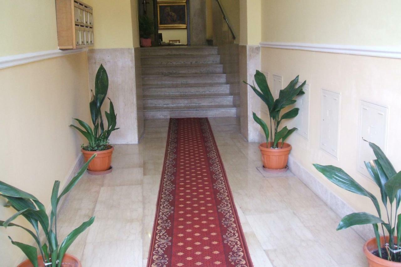 Colosseo Rooms Imperial Рим Экстерьер фото